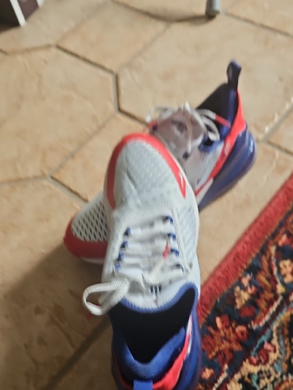 Nike Men’s Air 270 Athletic Shoes in White, Red & Navy - Picture 6 of 6
